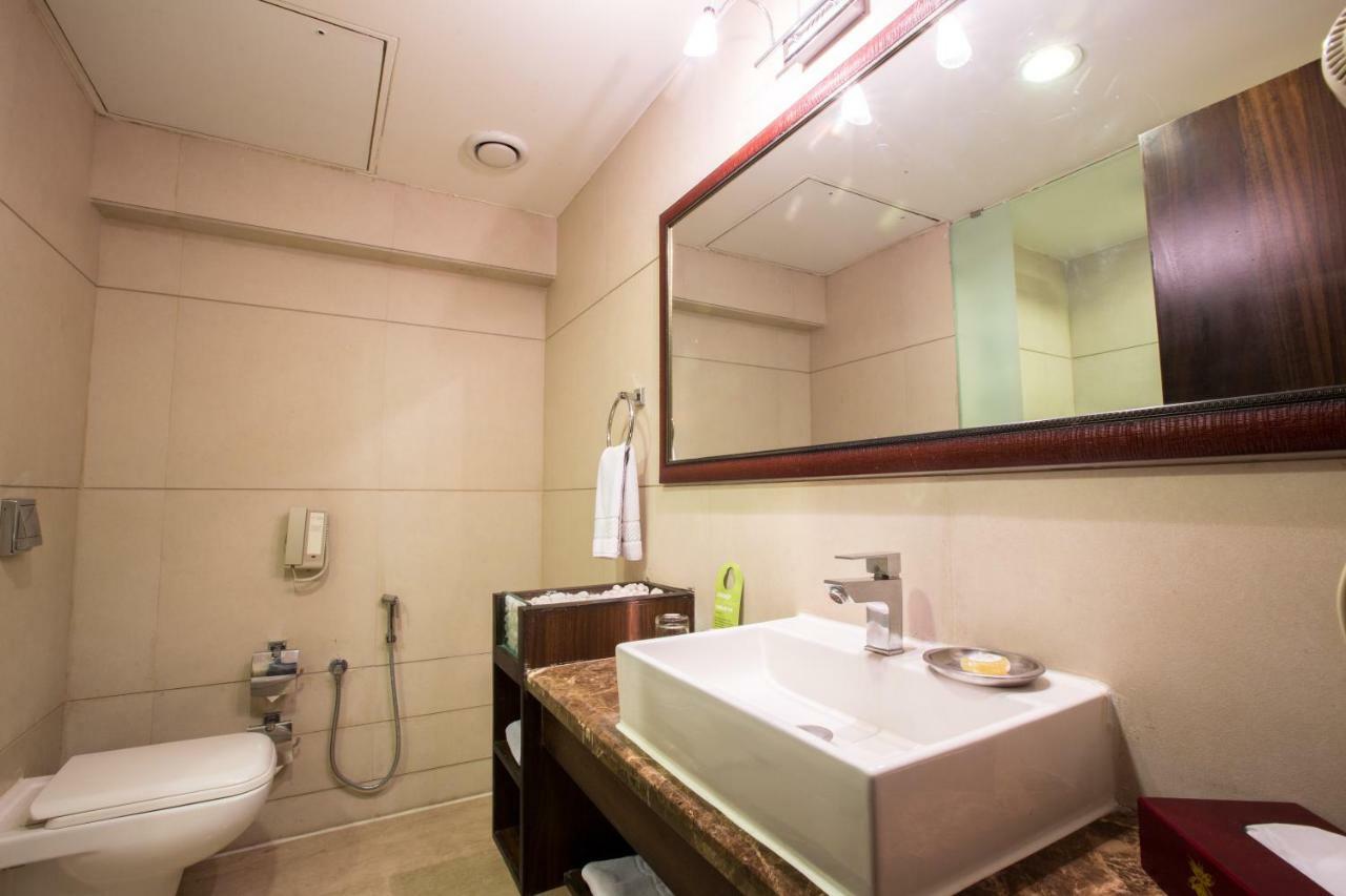 Regenta Central Harimangala Bharuch Buitenkant foto