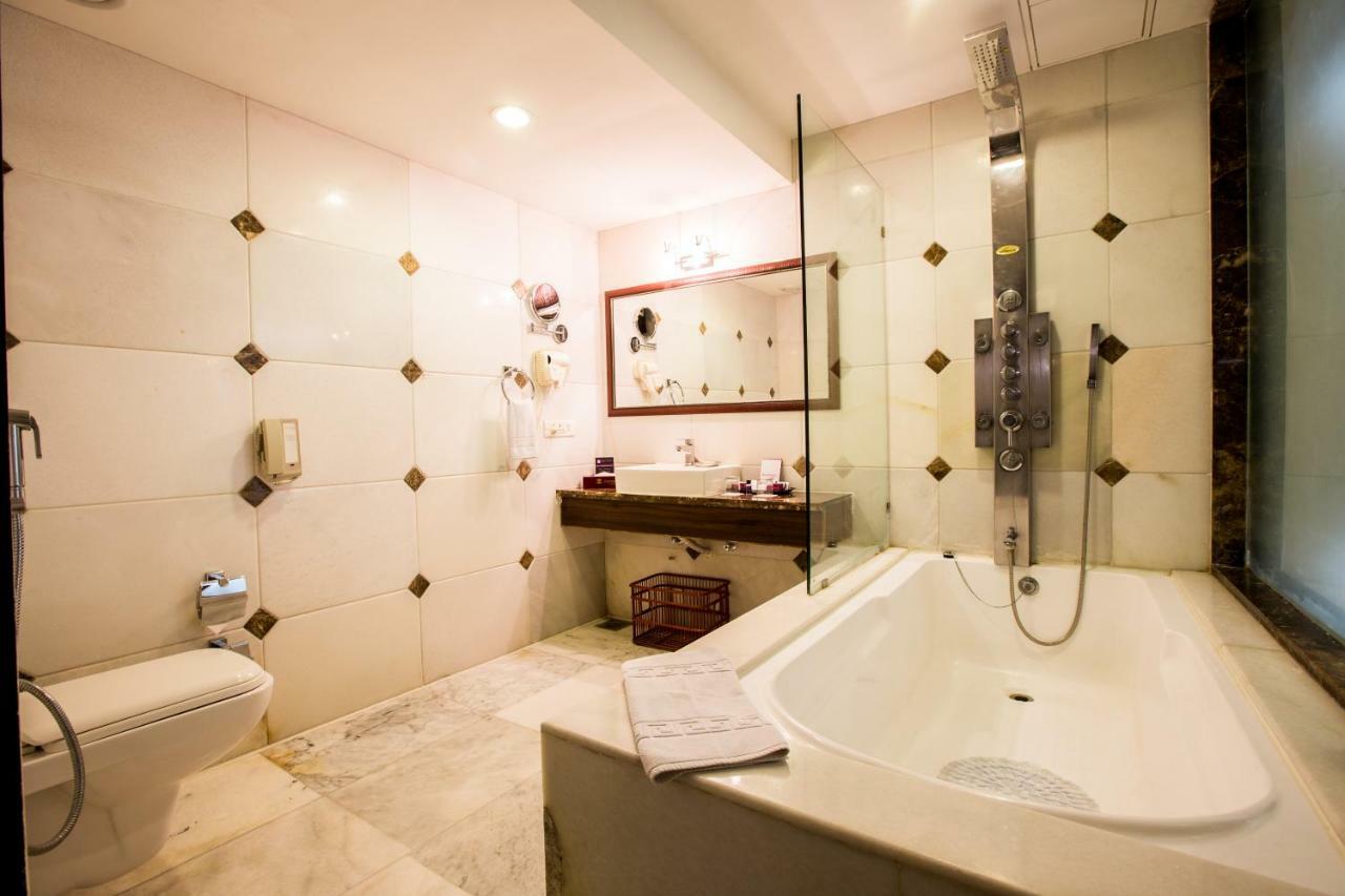 Regenta Central Harimangala Bharuch Buitenkant foto